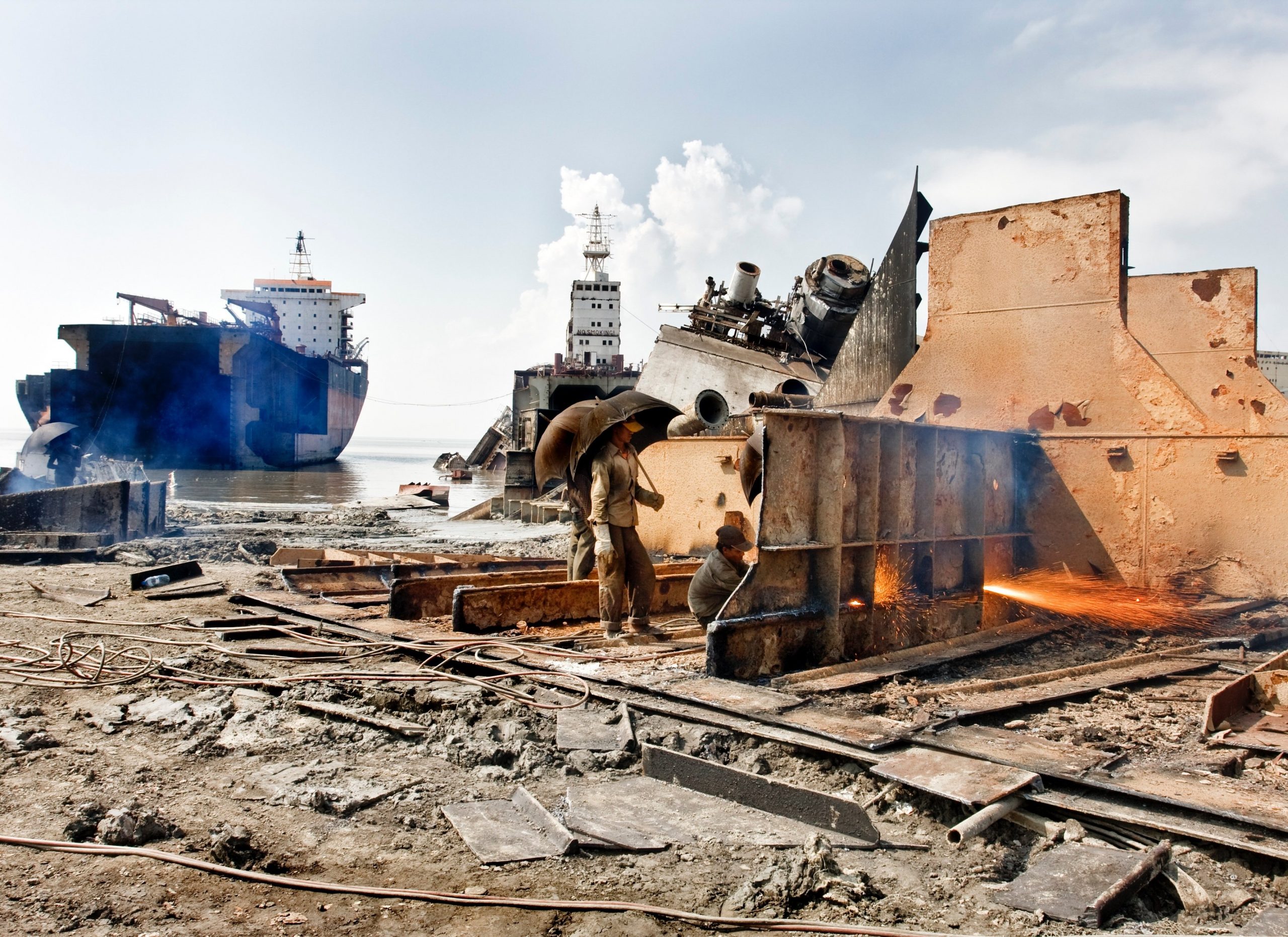 Ship recycling slump leaves almost a fifth of global fleet aged 20 or more